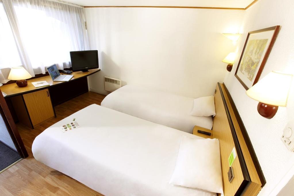 Campanile Pau Est-Bizanos Hotel Kültér fotó