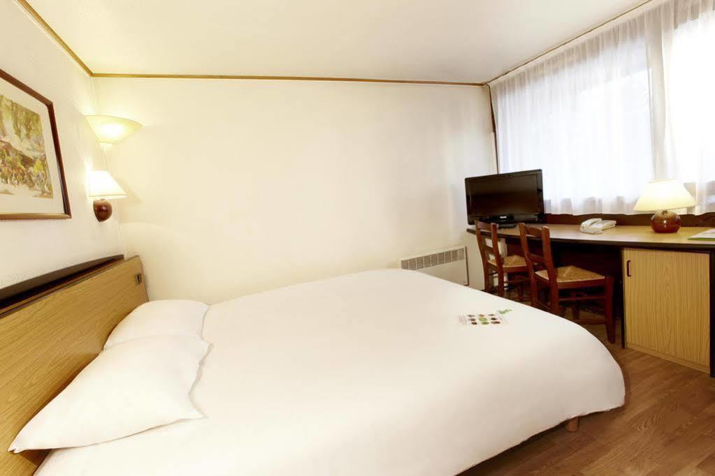 Campanile Pau Est-Bizanos Hotel Kültér fotó